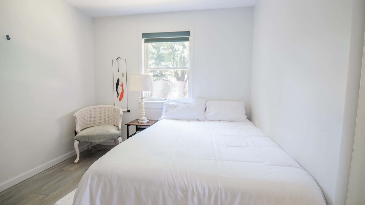 Photo of Bedroom in Central Lake