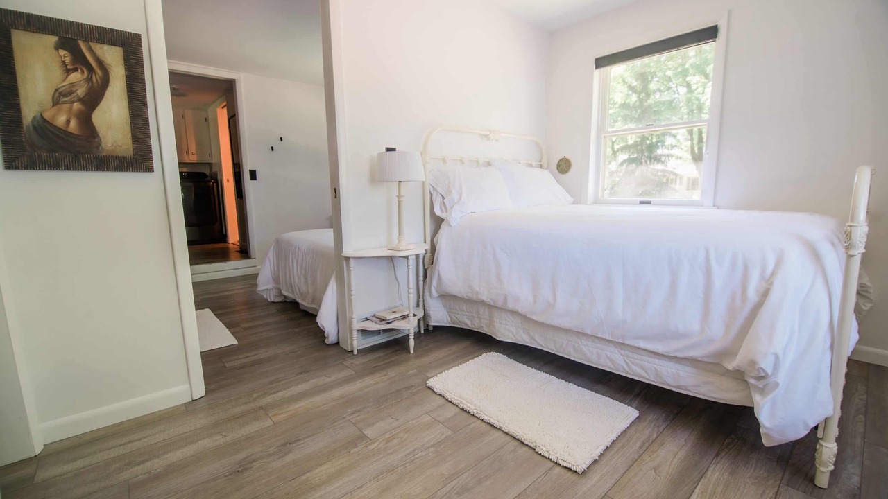Photo of Bedroom in Central Lake
