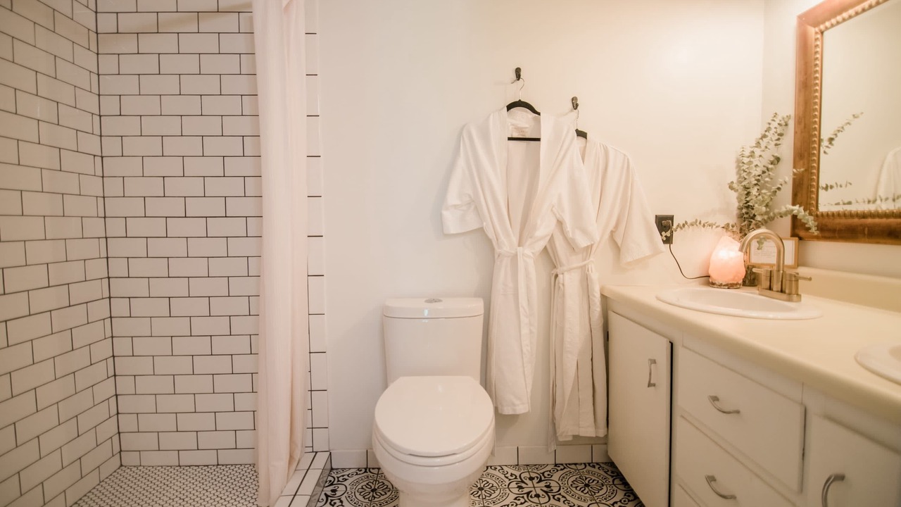 Photo of Bathroom in Central Lake