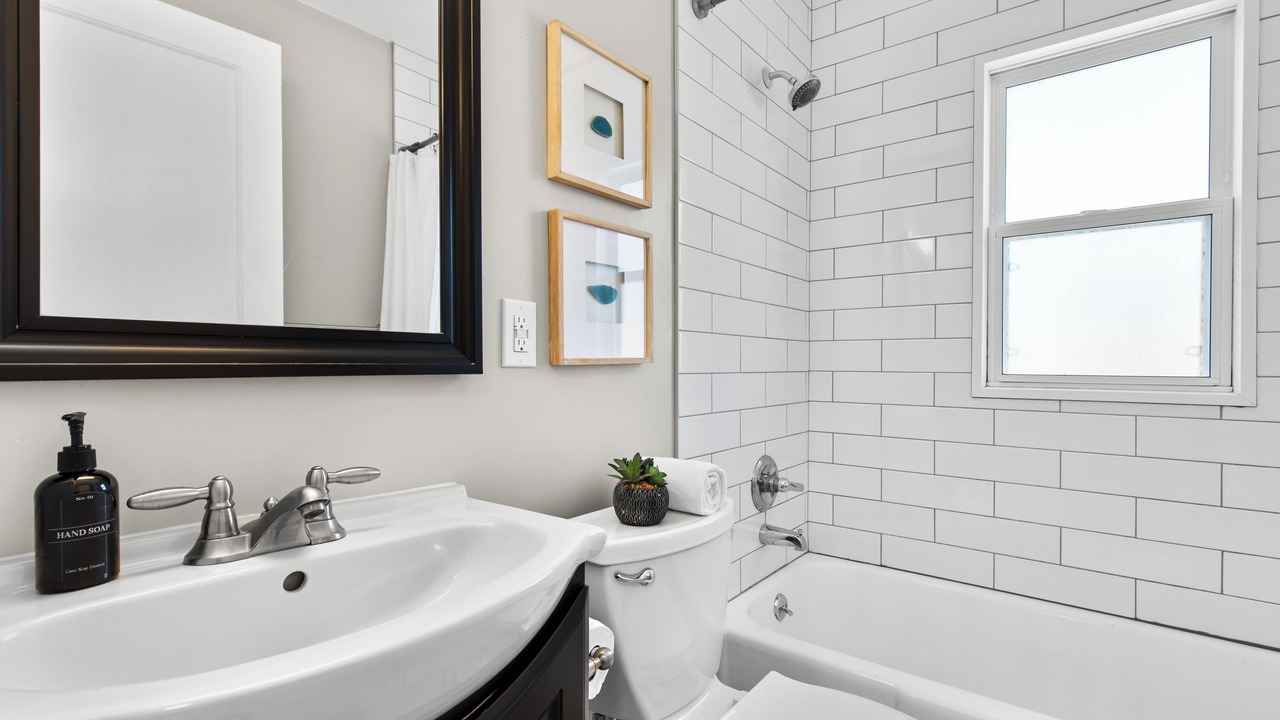 Photo of Bathroom in Center Line