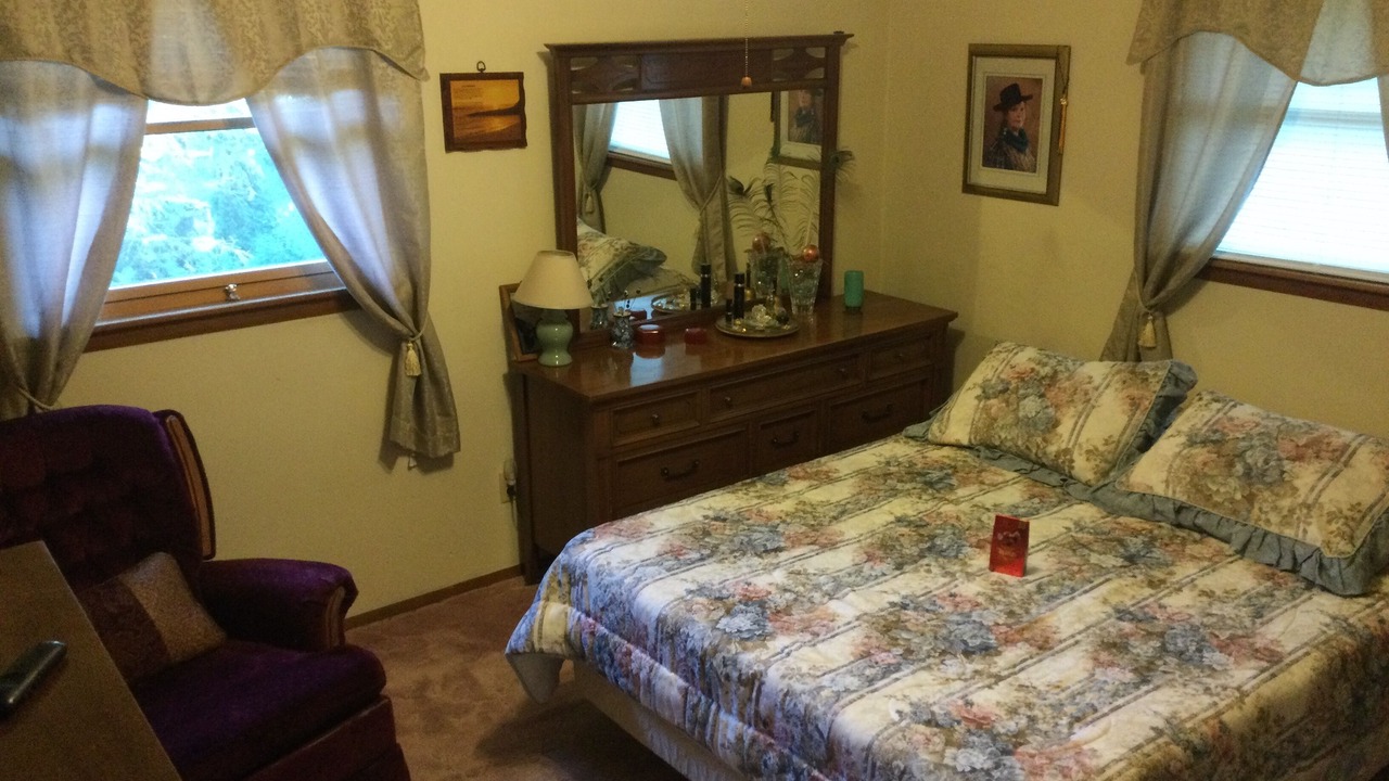 Photo of Bedroom in Niles