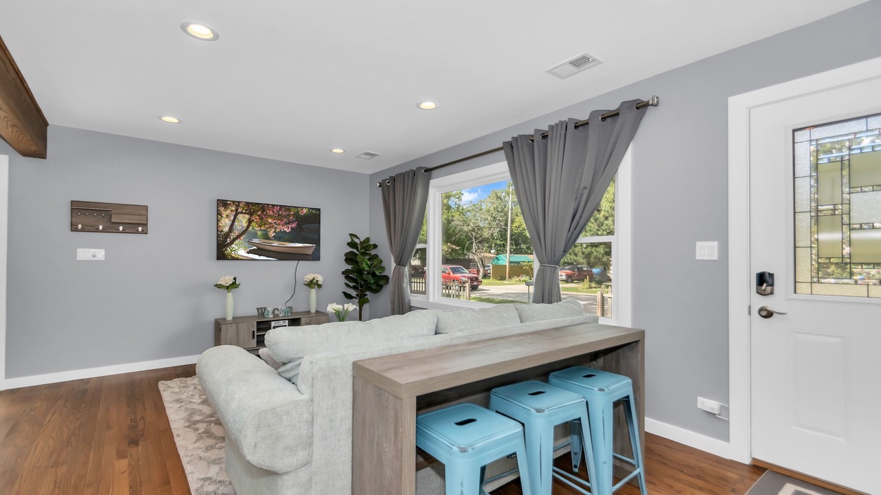 Photo of Livingroom in York Center