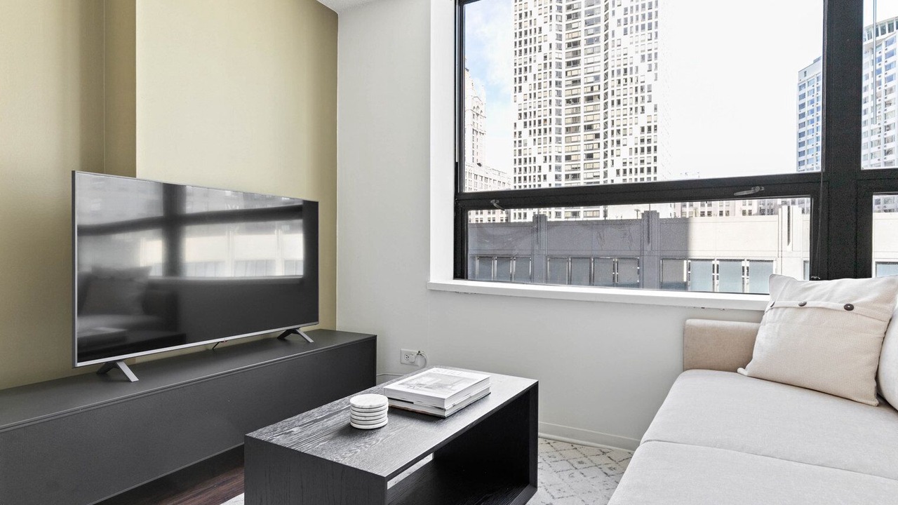 Photo of Livingroom in Streeterville