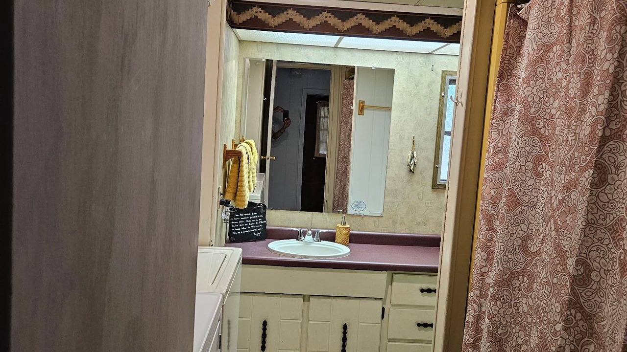 Photo of Bathroom in Suring