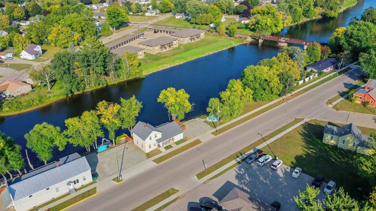 Photo of Others in Oconto
