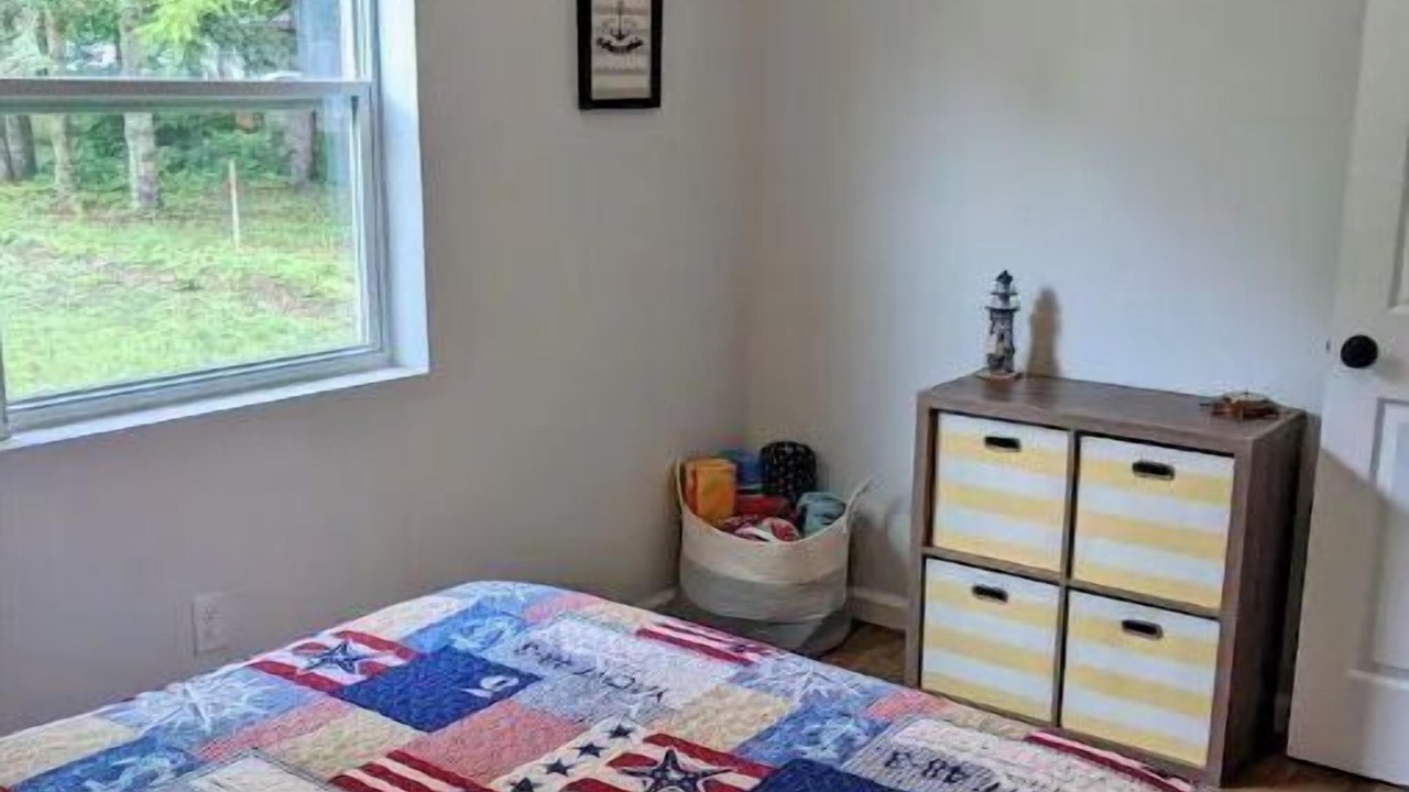 Photo of Bedroom in Central Lake