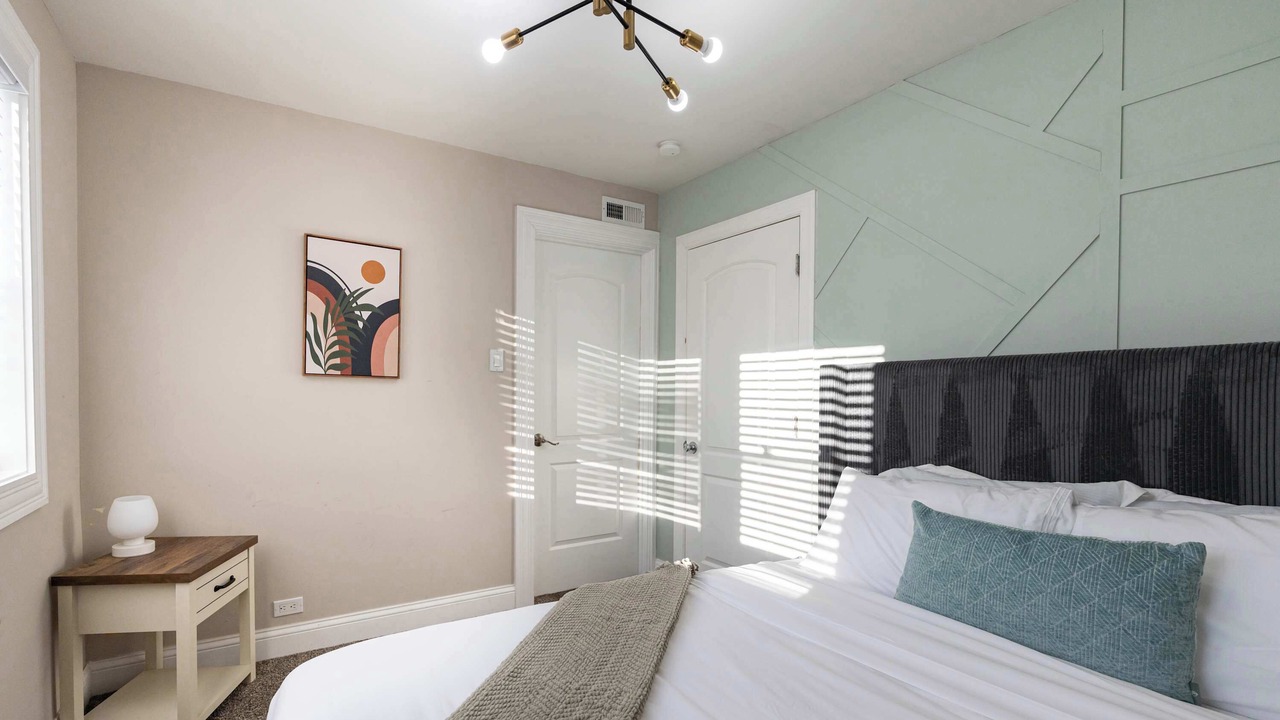 Photo of Bedroom in Lincoln Park