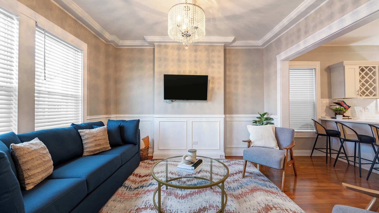 Photo of Livingroom in Lincoln Park
