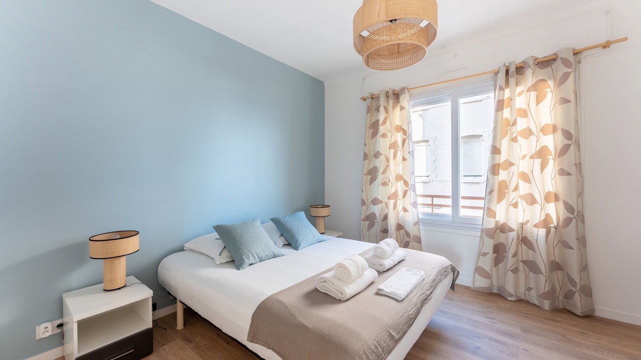 Photo of Bedroom in Saint-Lambert