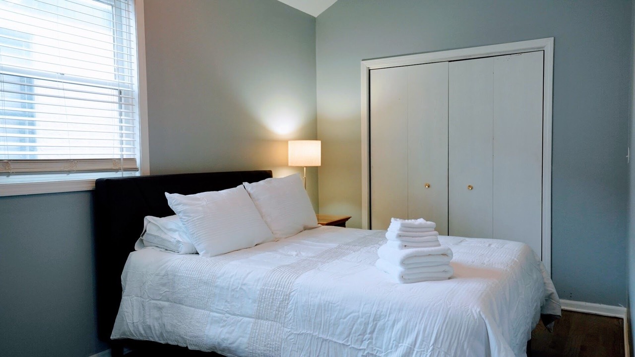 Photo of Bedroom in Near West Side