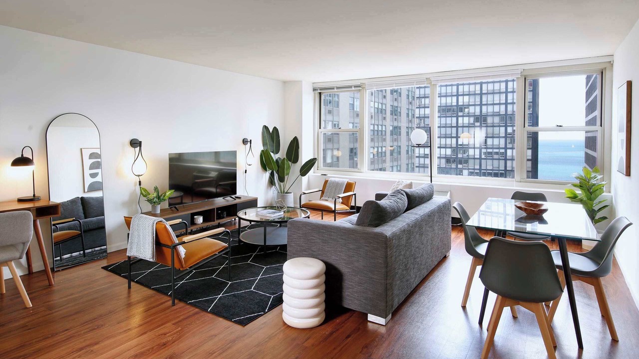 Photo of Livingroom in Streeterville