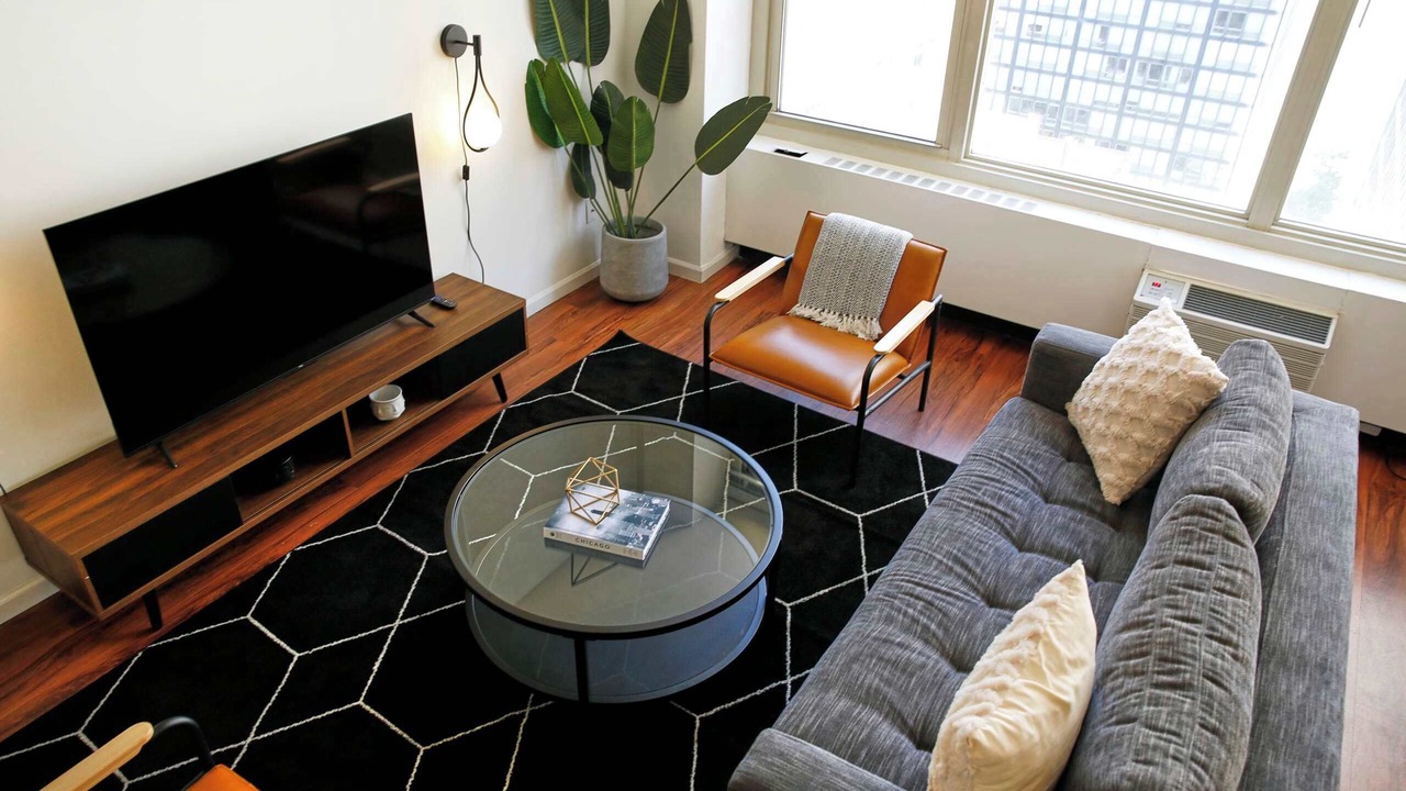 Photo of Livingroom in Streeterville