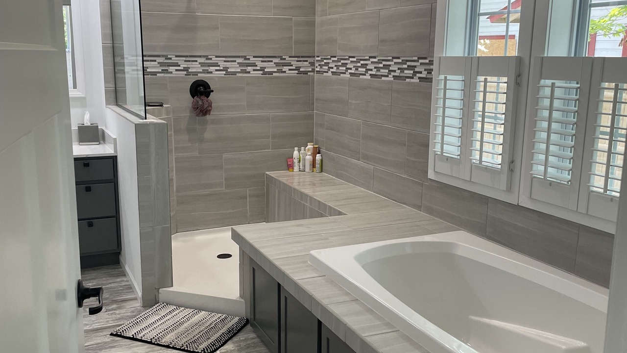 Photo of Bathroom in Lakeside