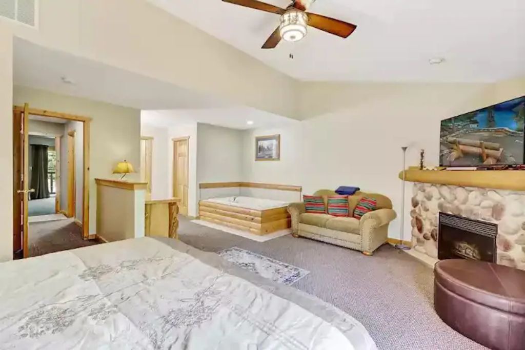 Photo of Bedroom in Oglesby