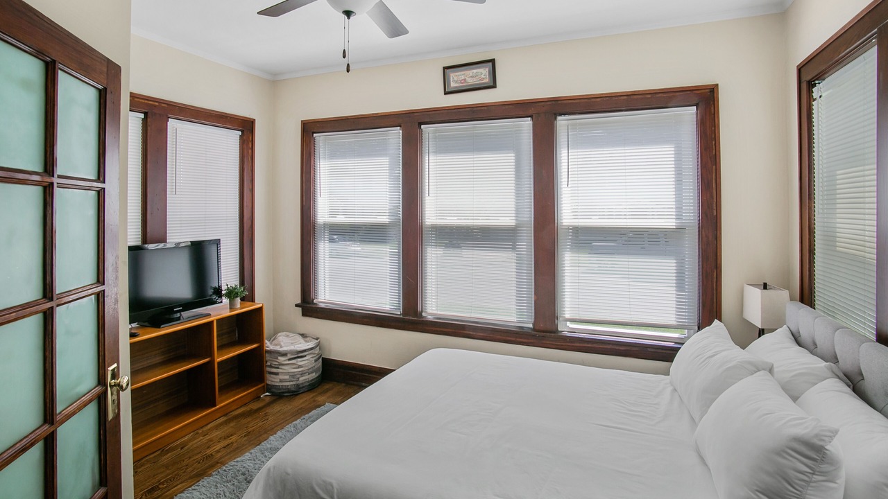 Photo of Bedroom in Waukegan