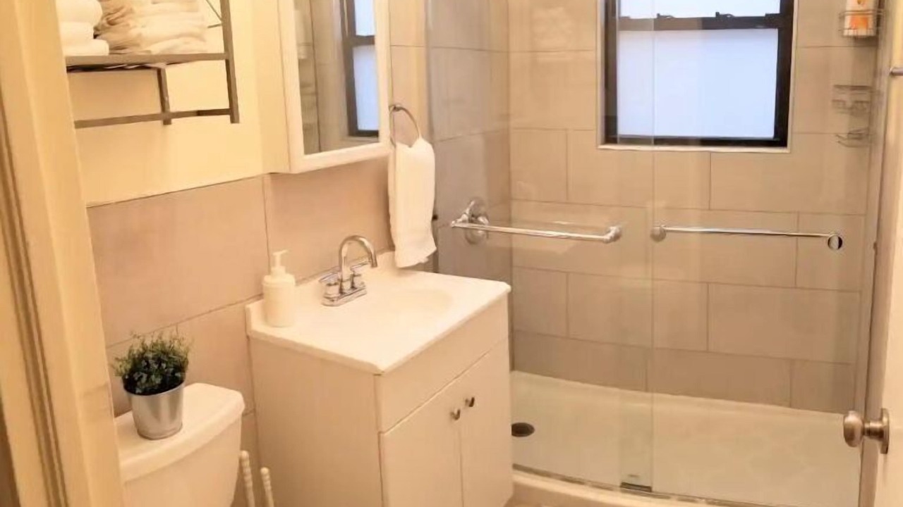Photo of Bathroom in Chinatown
