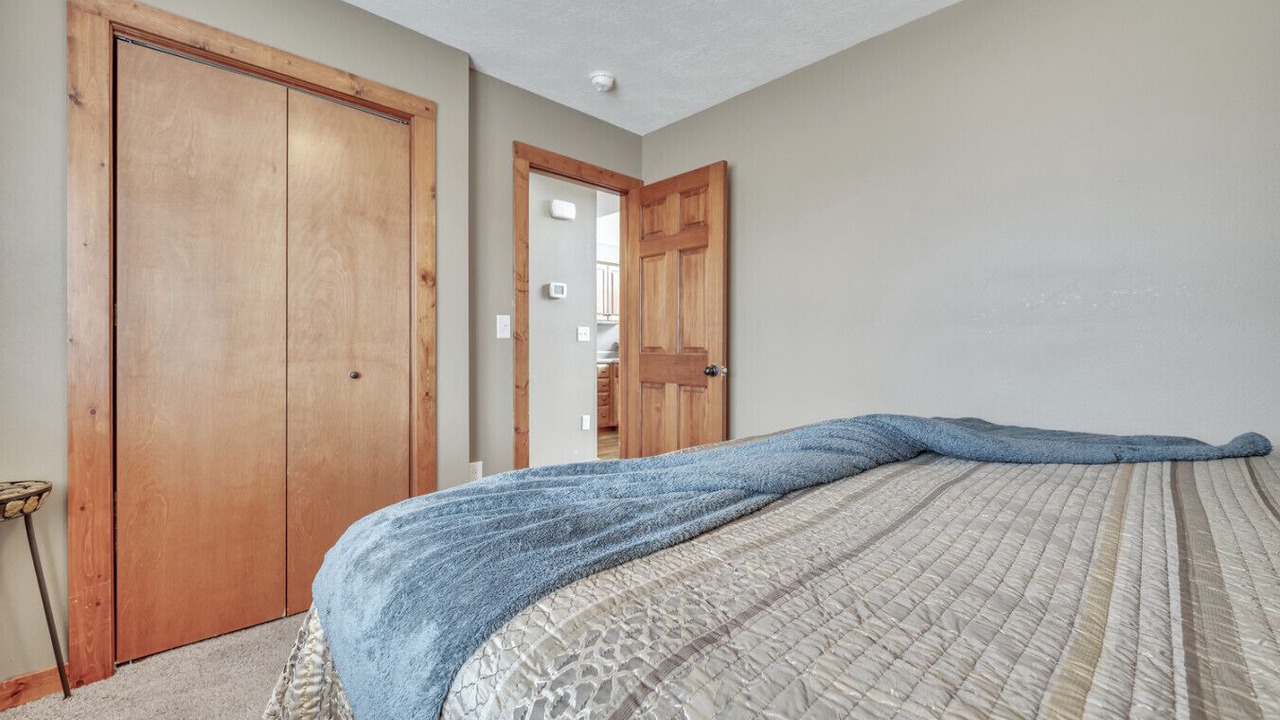 Photo of Bedroom in Spirit Lake