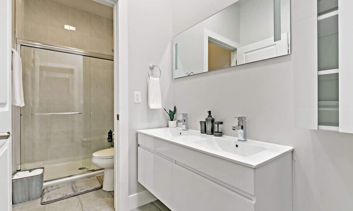 Photo of Bathroom in Lincoln Park