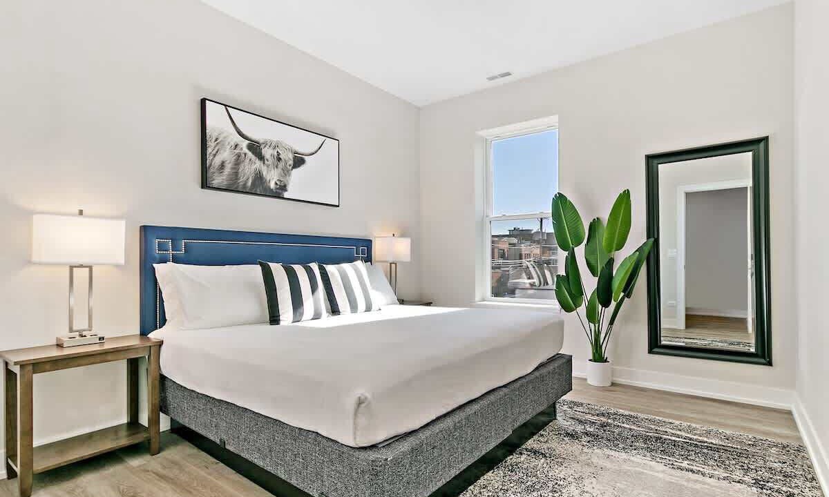 Photo of Bedroom in Lincoln Park