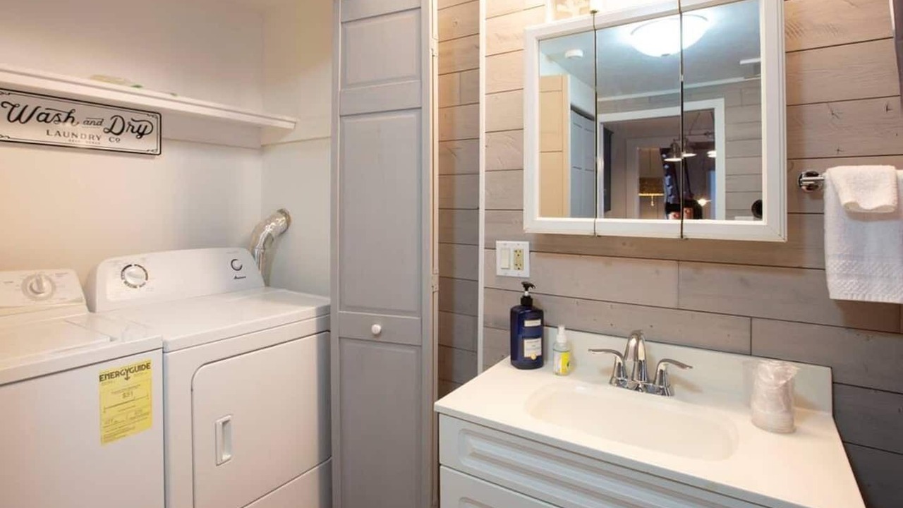 Photo of Bathroom in Sturgeon Bay