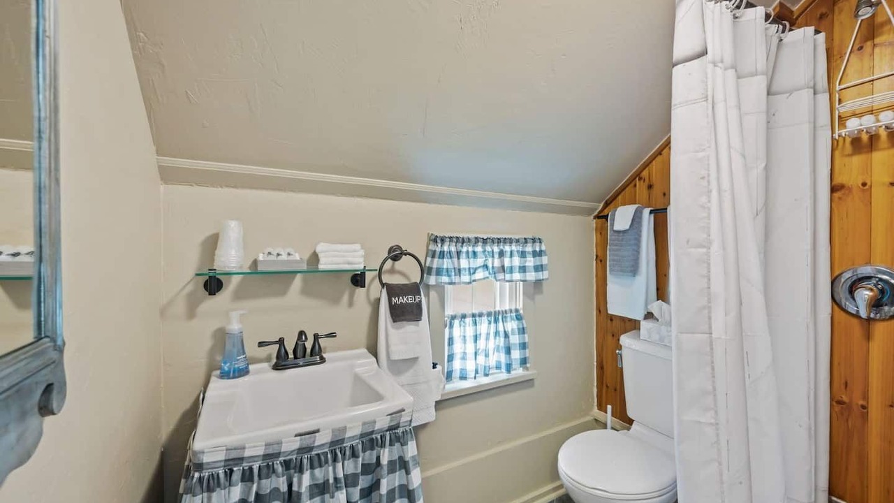 Photo of Bathroom in Sturgeon Bay