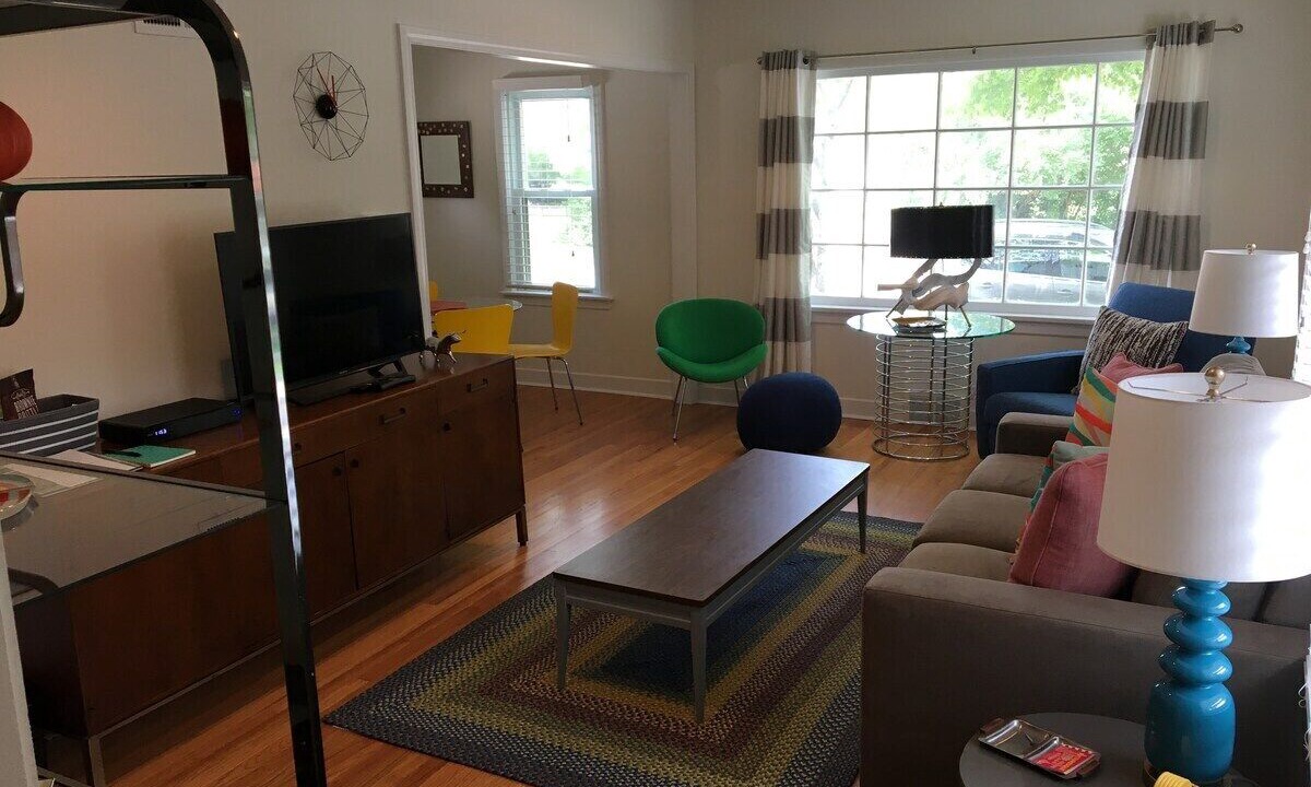 Photo of Livingroom in Evanston