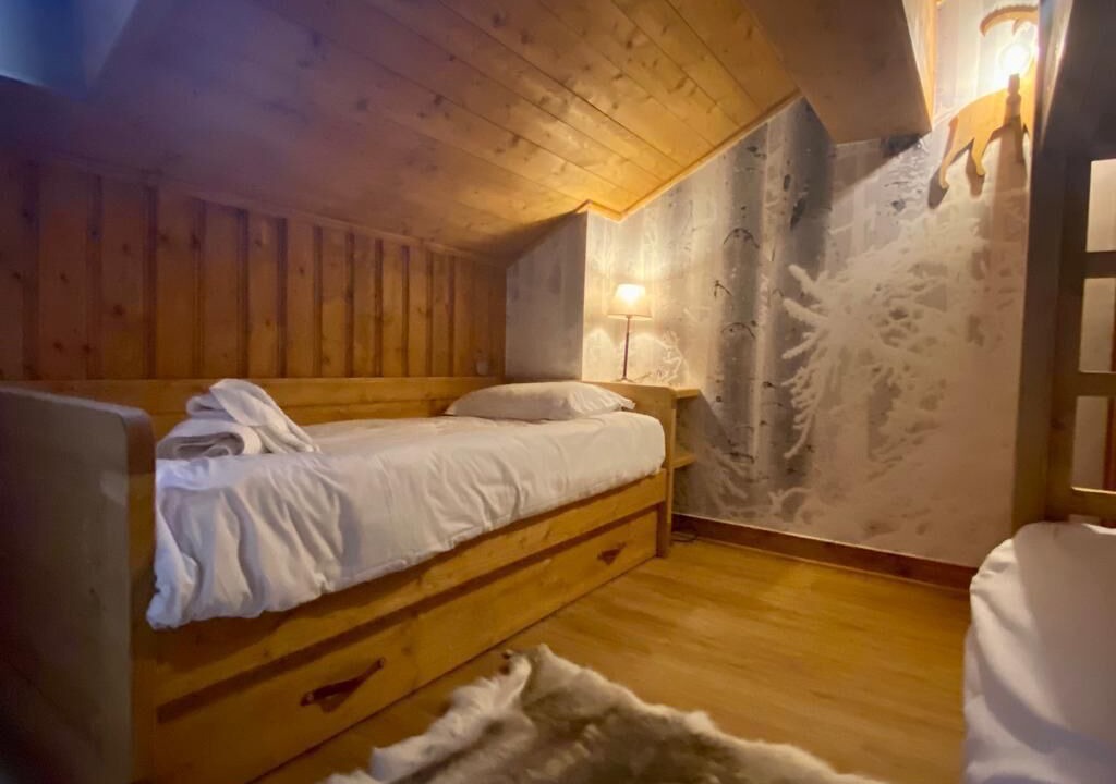 Photo of Bedroom in Arc-1950