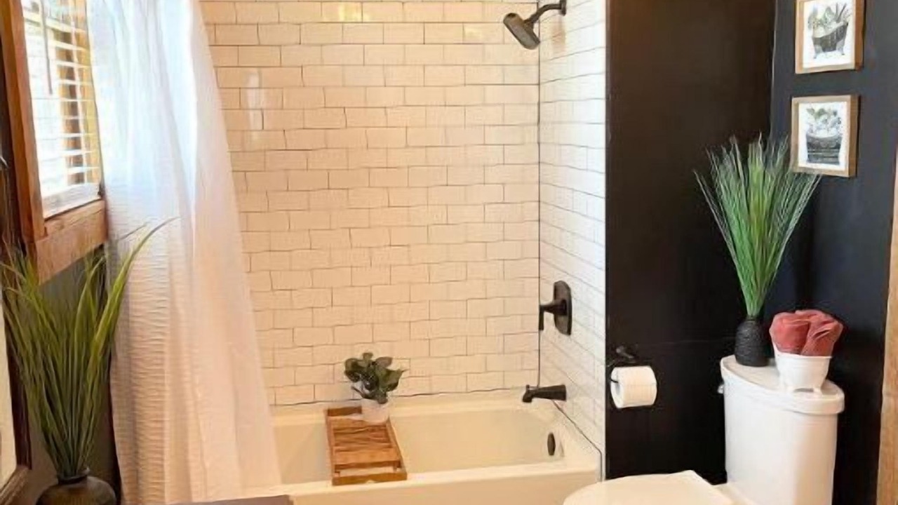 Photo of Bathroom in Graymont