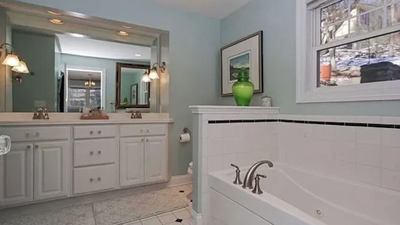 Photo of Bathroom in Williams Bay