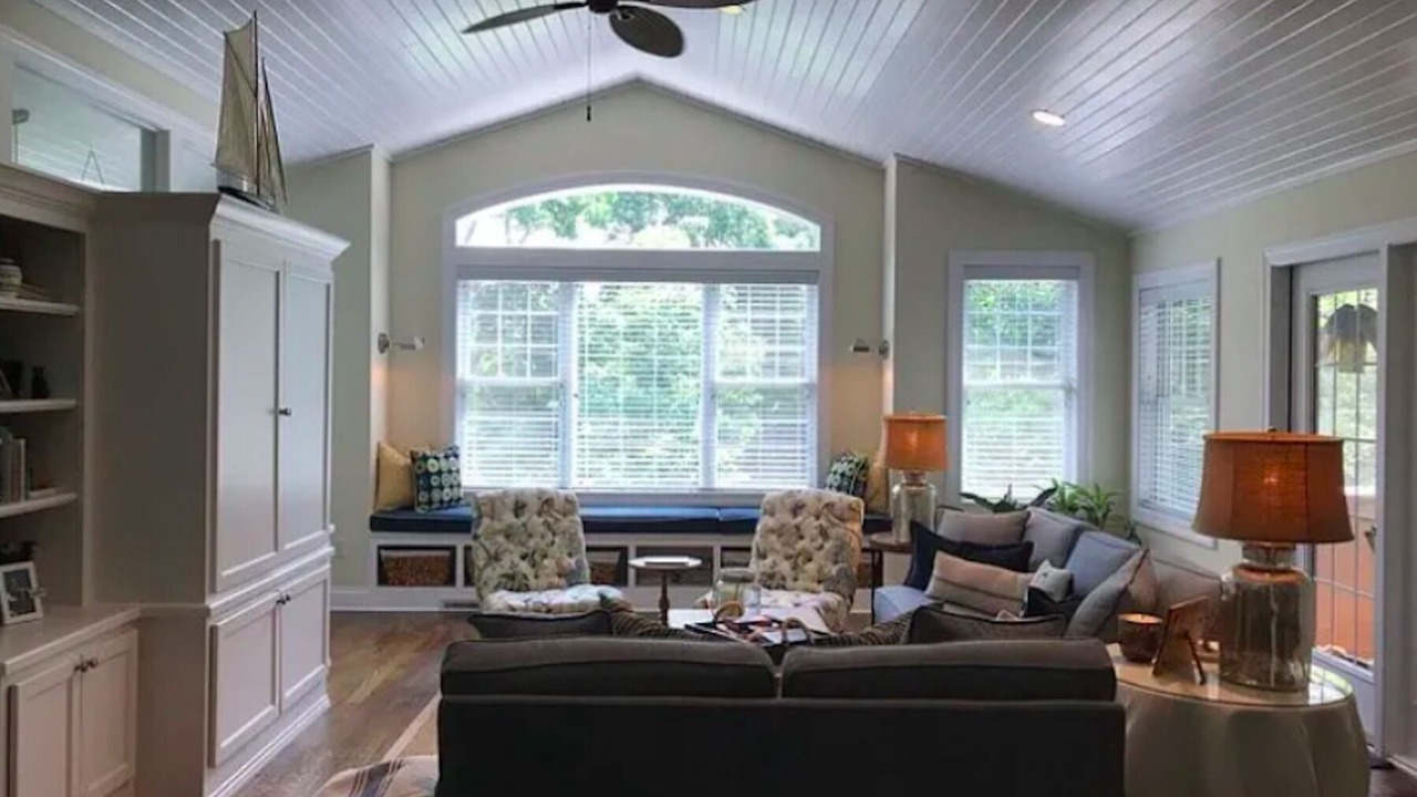 Photo of Livingroom in Williams Bay