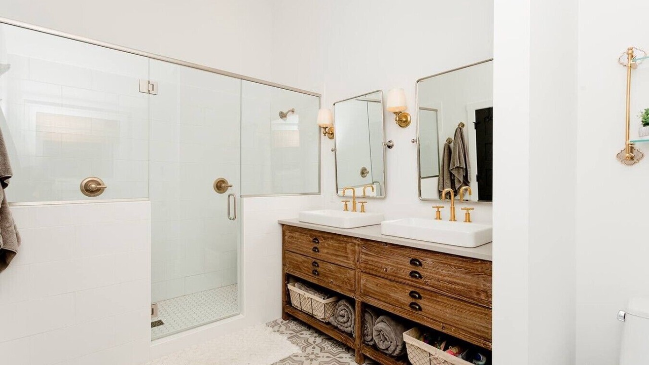 Photo of Bathroom in Grand Beach