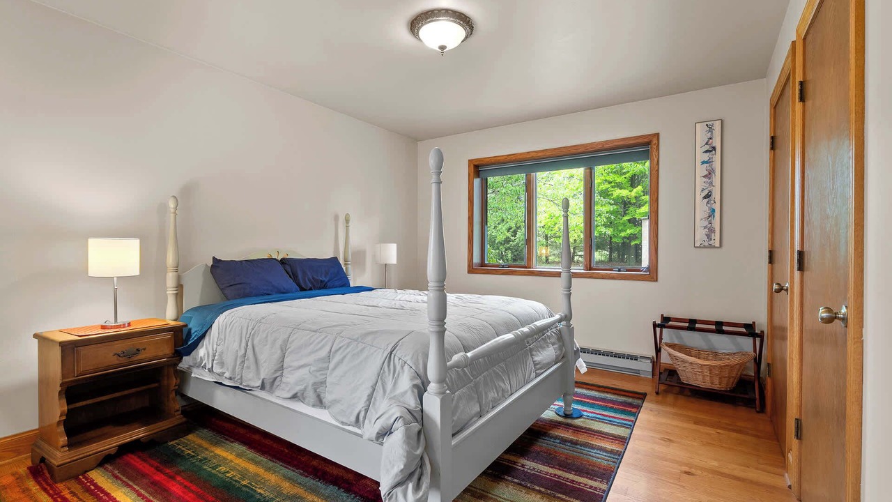 Photo of Bedroom in Ellison Bay