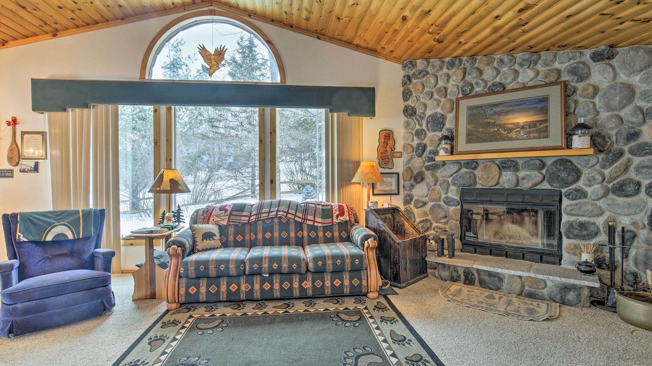 Photo of Livingroom in Phelps