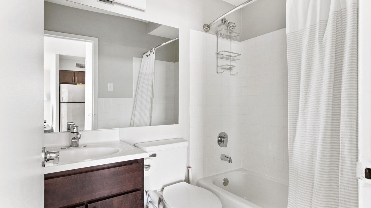 Photo of Bathroom in Edgewater Beach