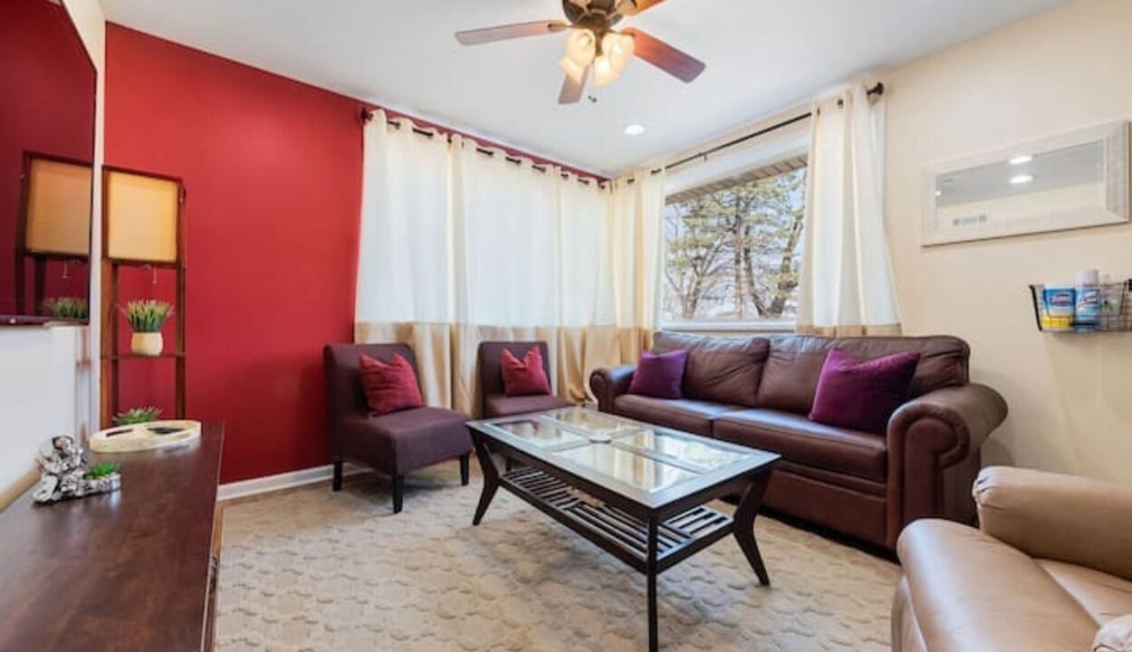 Photo of Livingroom in Lisle