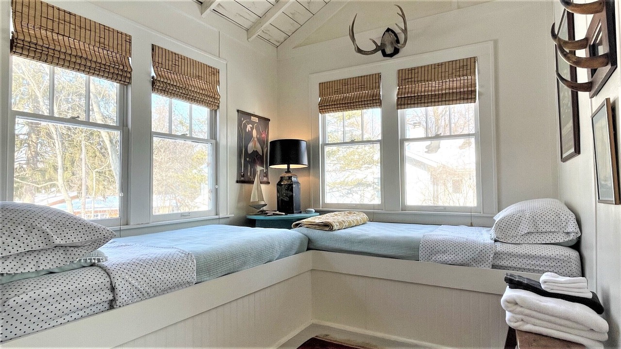 Photo of Bedroom in Lakeside