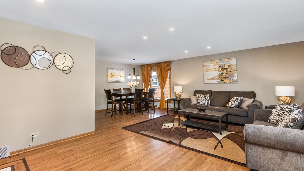 Photo of Livingroom in Itasca