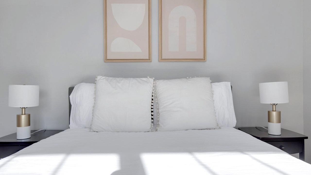 Photo of Bedroom in Evanston