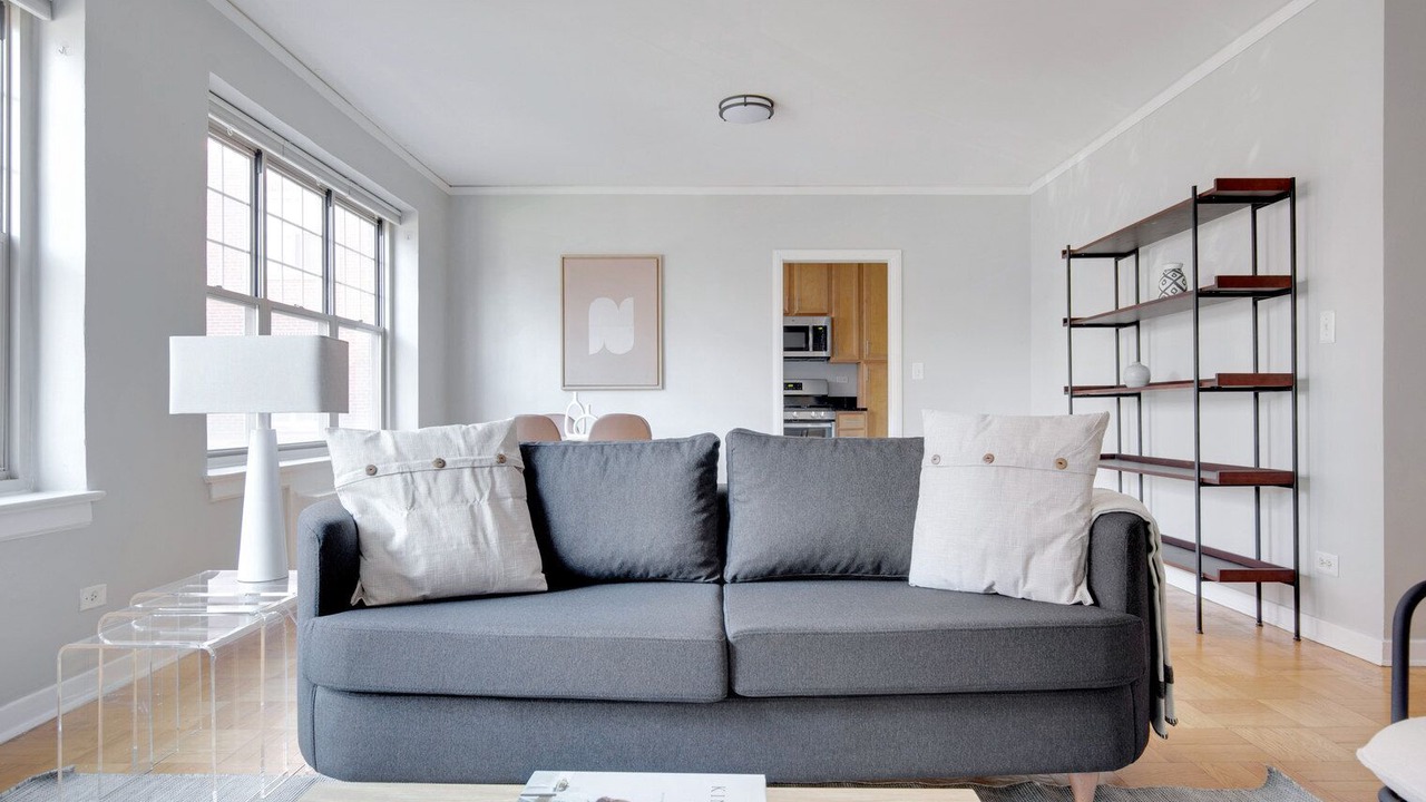 Photo of Livingroom in Evanston