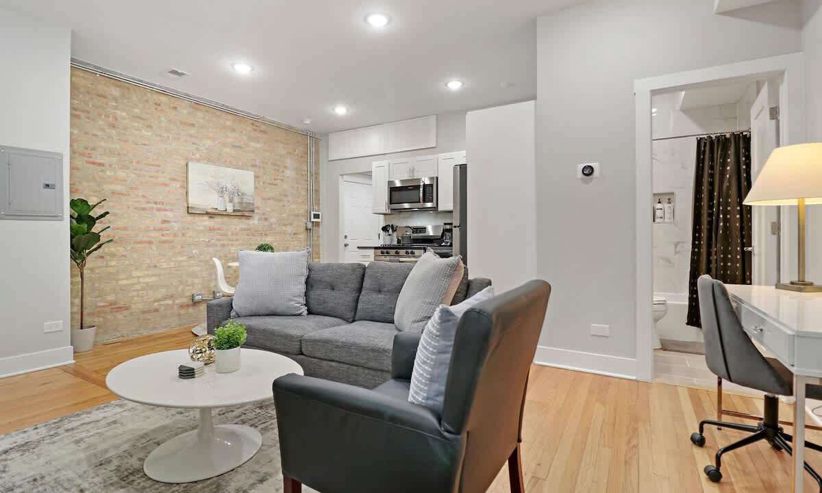 Photo of Livingroom in Andersonville