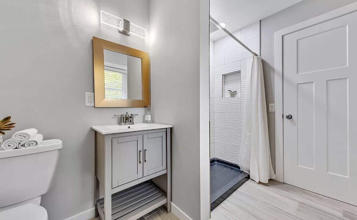 Photo of Bathroom in Union Pier