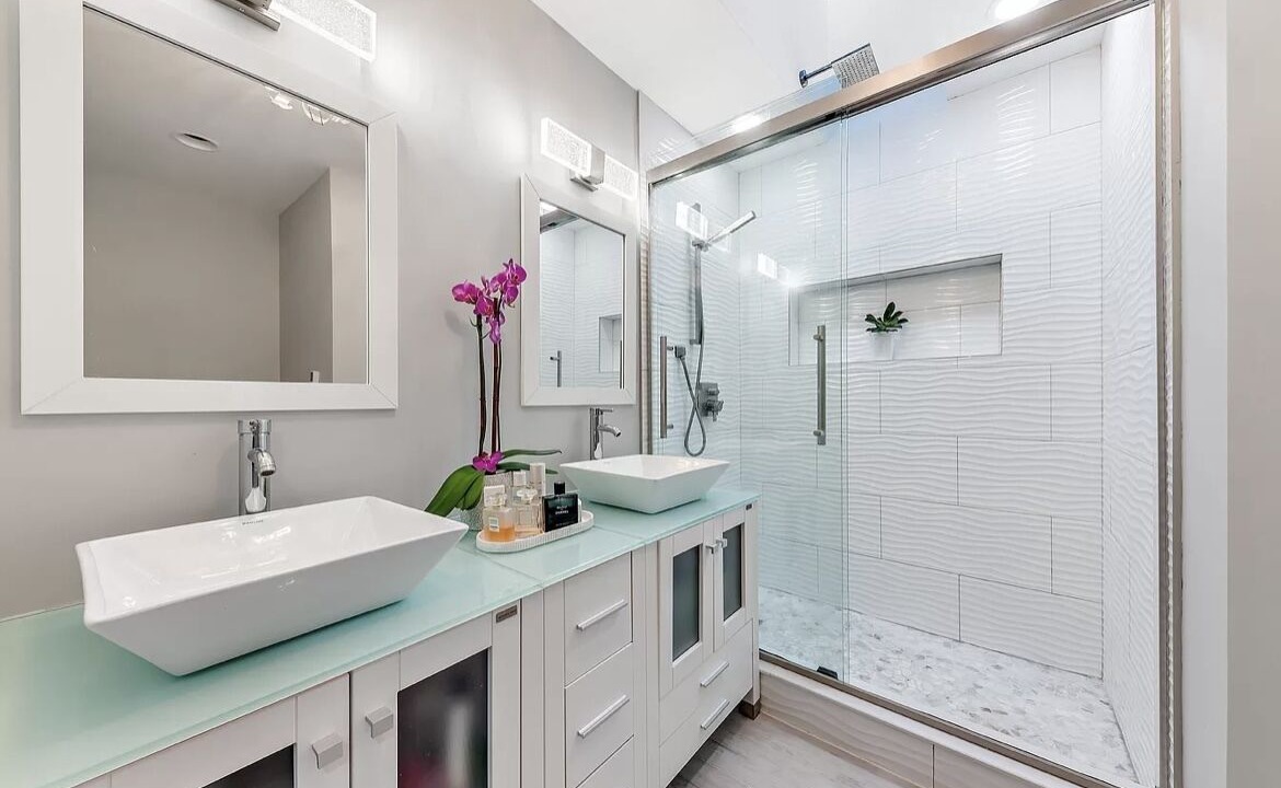 Photo of Bathroom in Union Pier