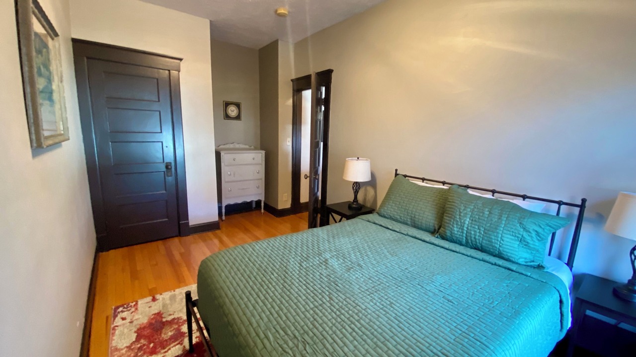 Photo of Bedroom in Midtown
