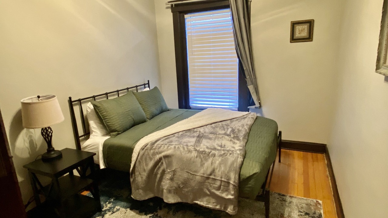 Photo of Bedroom in Midtown