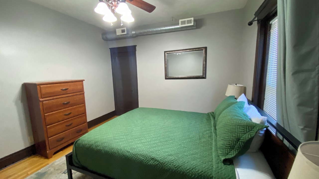 Photo of Bedroom in Midtown