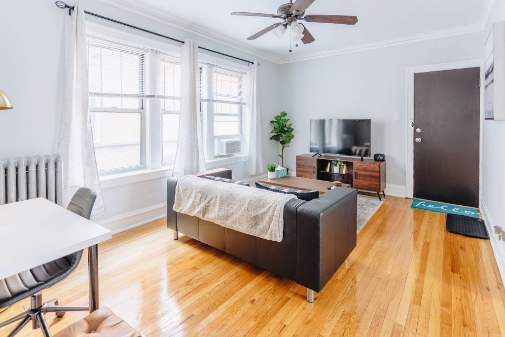 Photo of Livingroom in Ravenswood