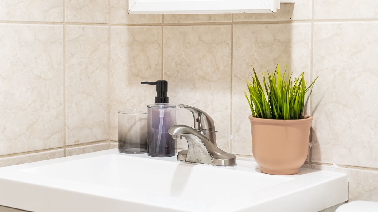 Photo of Bathroom in Logan Square