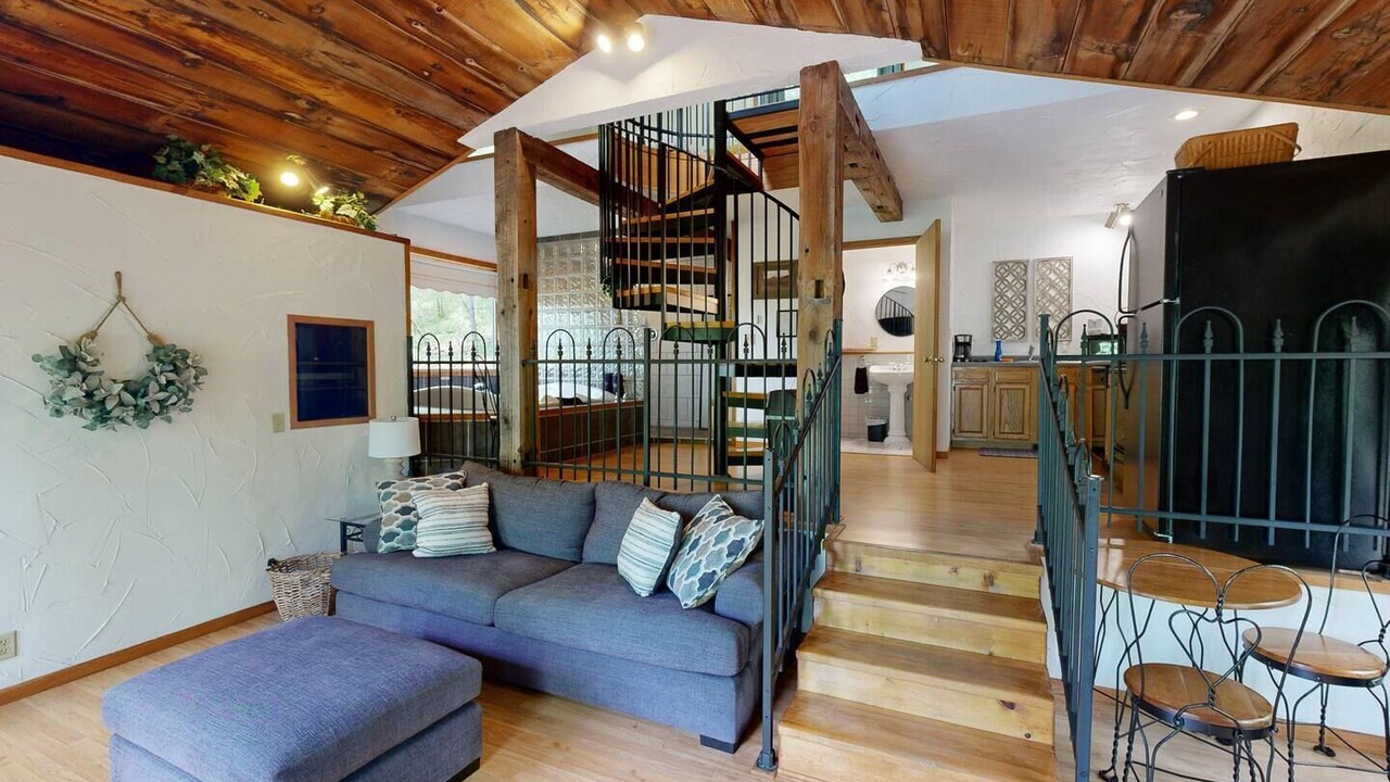 Photo of Livingroom in Norwalk