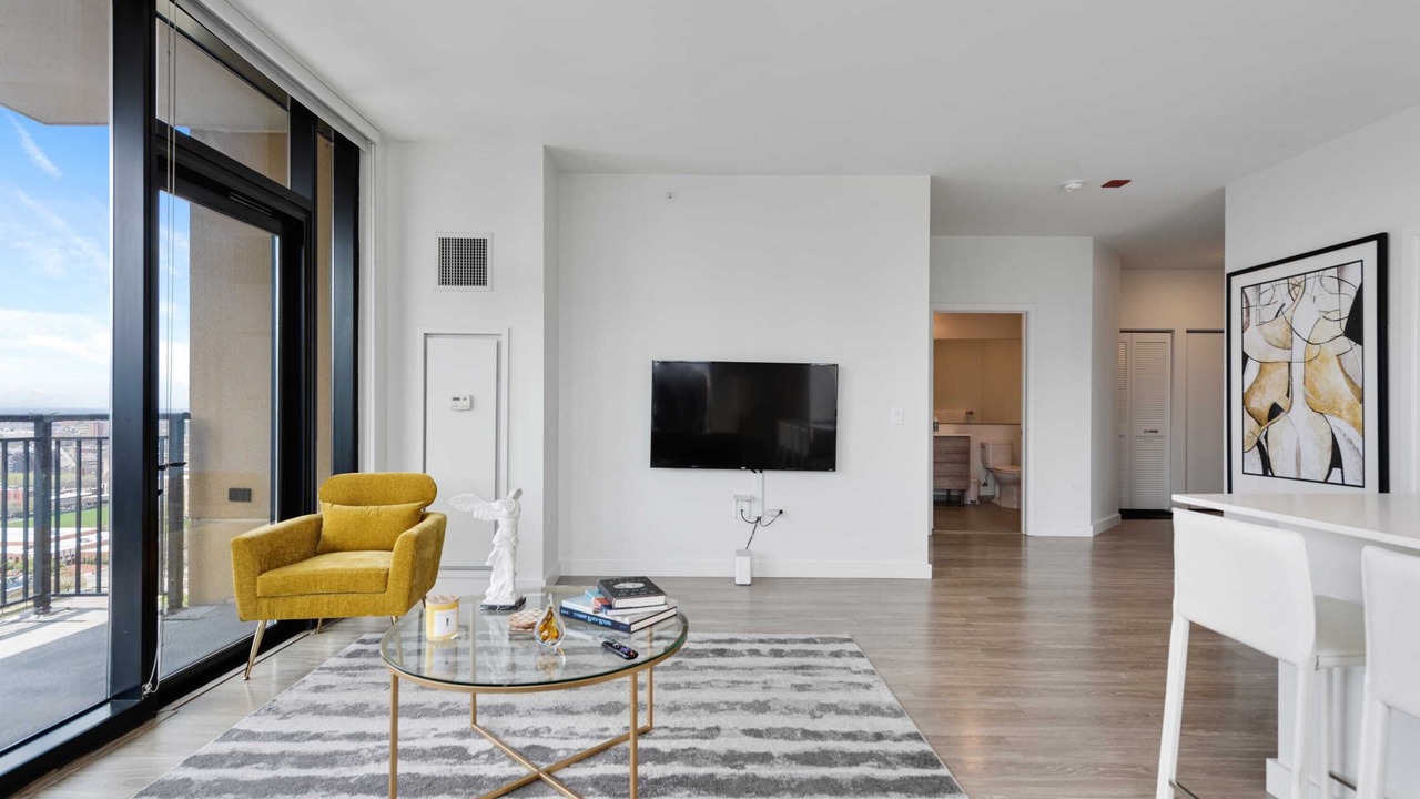 Photo of Livingroom in Near North Side