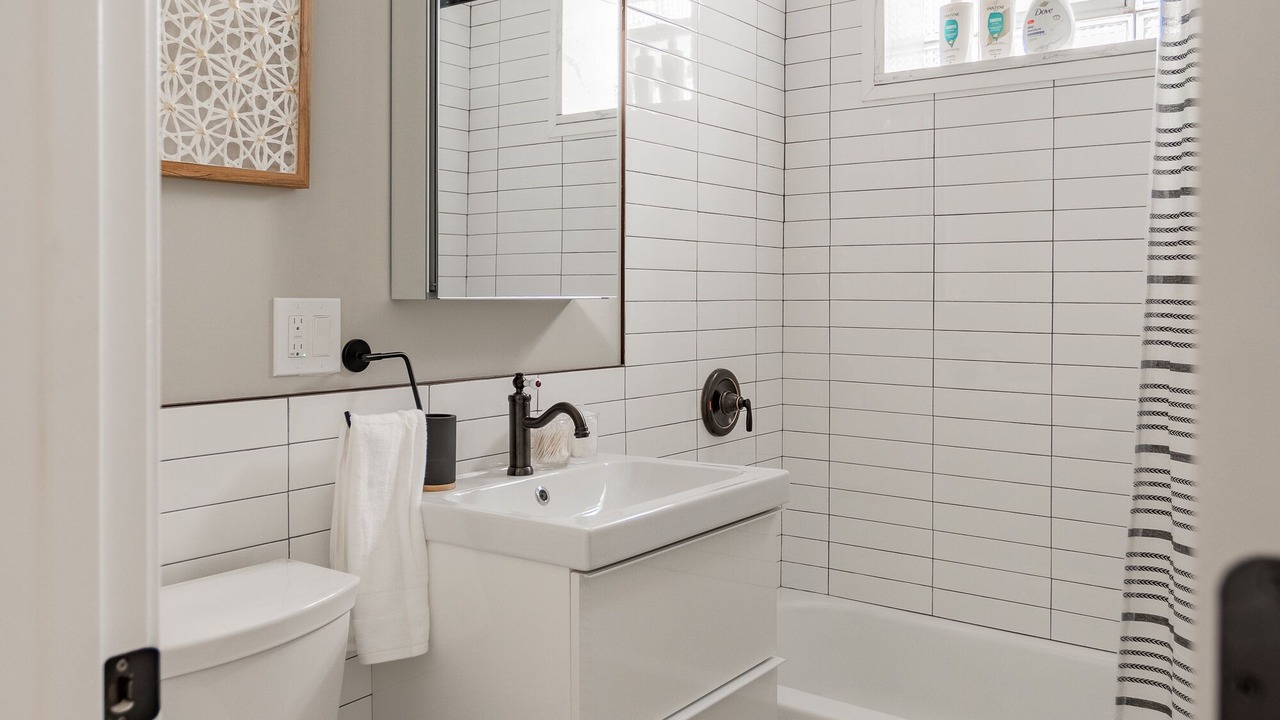 Photo of Bathroom in Ravenswood